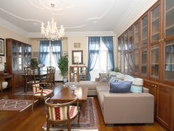 Luxurious, un/furnished, comfortable, 2-bedroom apt (160m2) in the heart of town