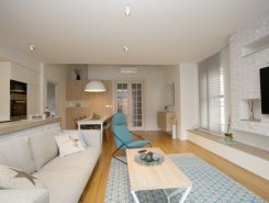 Furnished, 3-bedroom apt (110m2) with a covered terraces (15m2) and a garage space