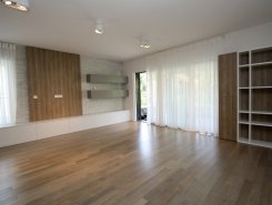 Un/furnished, 3-bedroom apt (145m2) with a terrace (15m2) and 2 parking spaces