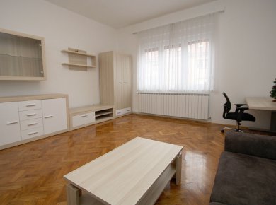 Furnished, 1-bedroom, spacious apartment (60m2) close to business zone