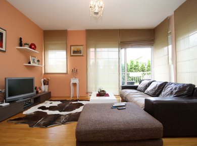 Furnished, 2-bedroom apt (70m2) with a garden (70m2) and a garage