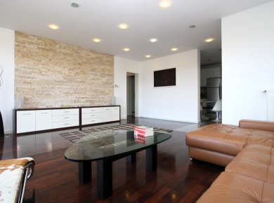 Luxurious, furnished, 3-bedroom apt (103m2) with a garden (30m2), covered terrace (20m2), garage and a parking space