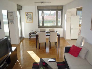 Furnished, 1-bedroom flat (53m2) with a balcony and a parking space