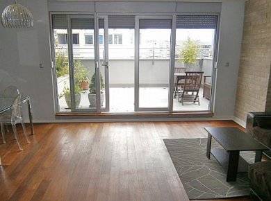 Newly furnished, 4-bedroom penthouse (135m2) with a terrace (25m2) and a parking space