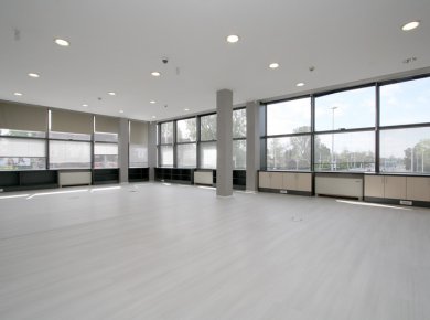 Unfurnished office space (300m2) on the 3rd floor (lift) of the office building built in 2003