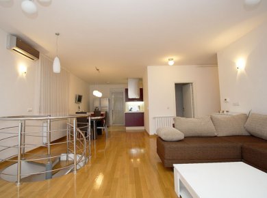 Un/furnished, spacious, 2-bedroom, 2-level apt (120m2) with a garage and a balcony