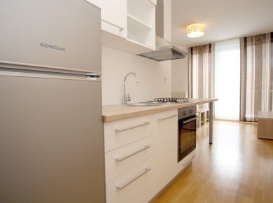 New, unused, furnished studio (35m2) with a garage and a balcony