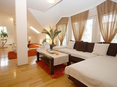 Newly furnished, spacious, 2-bedroom apartment (105m2) with a parking space