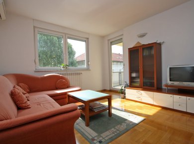 Furnished, 1-bedroom apartment (52m2) with a garage