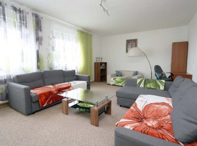 Furnished, spacious, 3-bedroom apt (150m2) with a terrace (great view) and a parking space