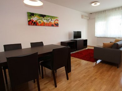 Furnished, 3-bedroom penthouse (110m2) with 2 terraces and a garage