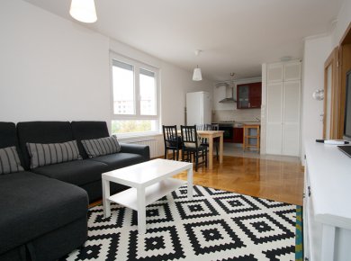 Newly furnished, 2-bedroom apartment (70m2) with a balcony and a parking space