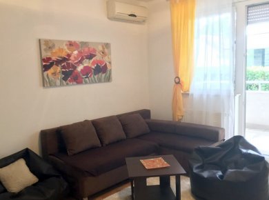 Furnished, 1-bedroom apt (50m2) next to the lake